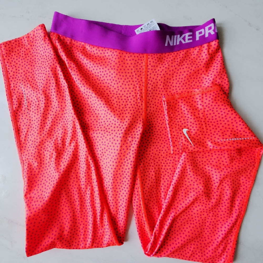 New Nike dri fit polka dots gym leggings
